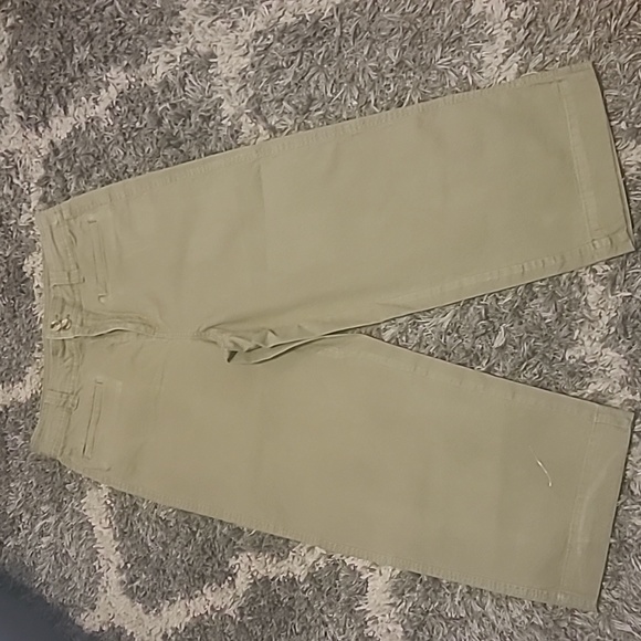 A new day capris - Picture 1 of 2